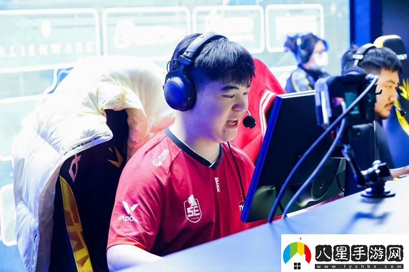 5EPlay現場(chǎng)專(zhuān)訪(fǎng)Jee